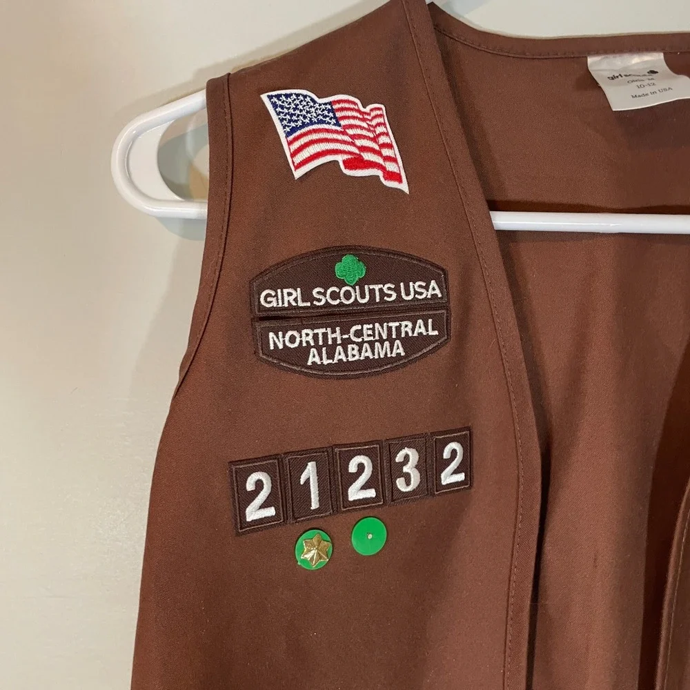 Girl Scouts Brownie Uniform Vest Brown Girls M 10-12 Various Patches Alabama